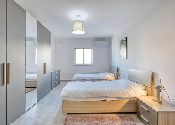 Bright Sea-side Living In St Pauls Bay