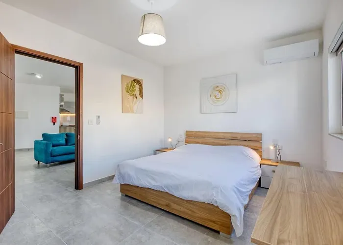 アパート Bright Sea-side Living In St Pauls Bay *