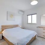 아파트 Bright Sea-side Living In St Pauls Bay