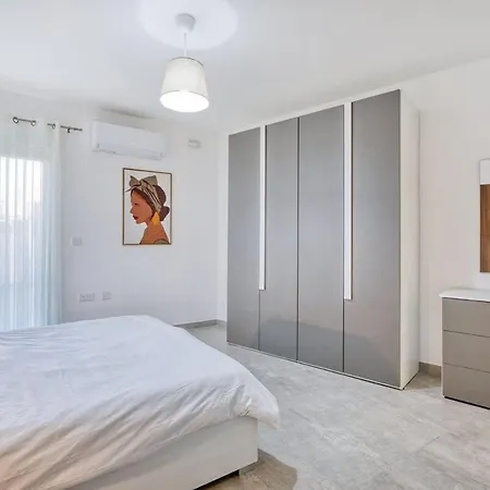 Bright Sea-side Living In St Pauls Bay Lejlighed San Pawl il-Baħar