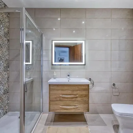 Bright Sea-side Living In St Pauls Bay Appartement St. Paul's Bay