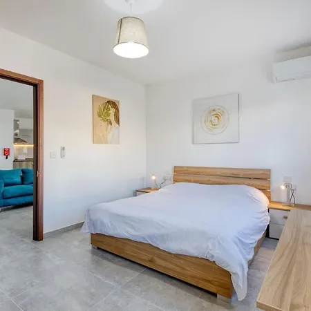 Lejlighed Bright Sea-side Living In St Pauls Bay *