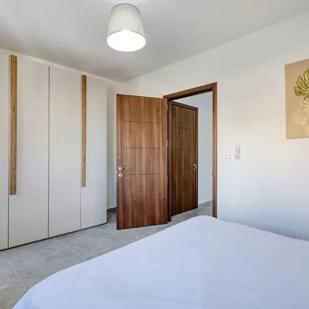 Appartement Bright Sea-side Living In St Pauls Bay St. Paul's Bay