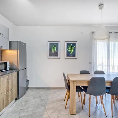 Appartement Bright Sea-side Living In St Pauls Bay St. Paul's Bay