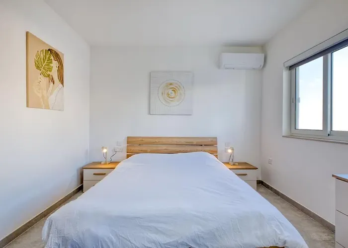 Lejlighed Bright Sea-side Living In St Pauls Bay