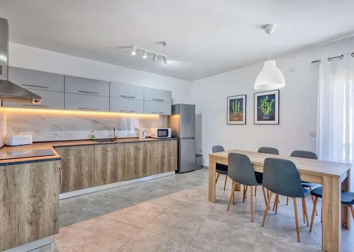 Lejlighed Bright Sea-side Living In St Pauls Bay *